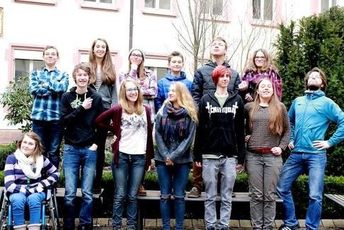 Die Redaktion der Schülerzeitung "Die Basis" 2016 mit ihrem Leiter Herrn Küntzler Die Redaktion der Schülerzeitung "Die Basis" 2016 mit ihrem Leiter Herrn Küntzler